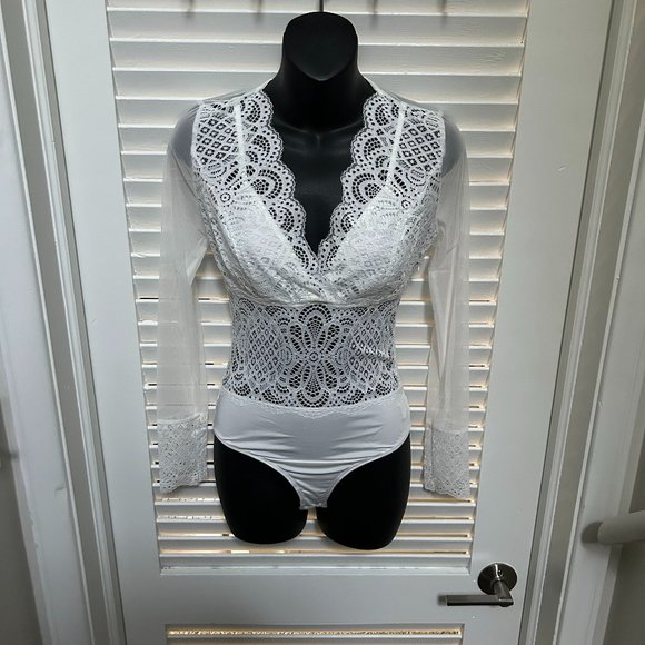Women's Sexy long-sleeved White Lace Bodysuit Size Small - Picture 1 of 5